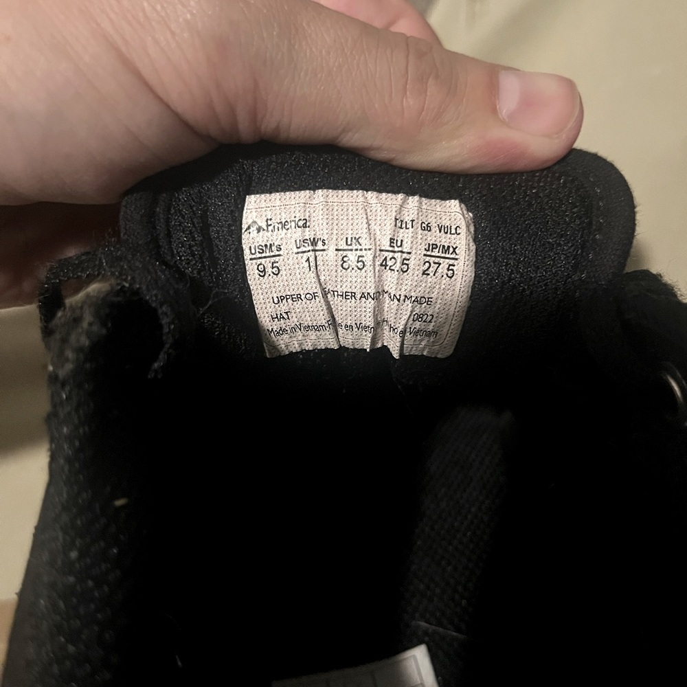 Emerica Tilt skateboard shoe, size 9.5, black and gold.